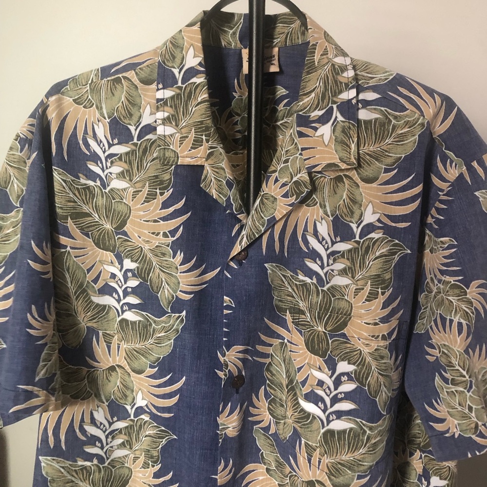 Royal Creations Men's Blue Tropical Leaf Print Button-Up Shirt